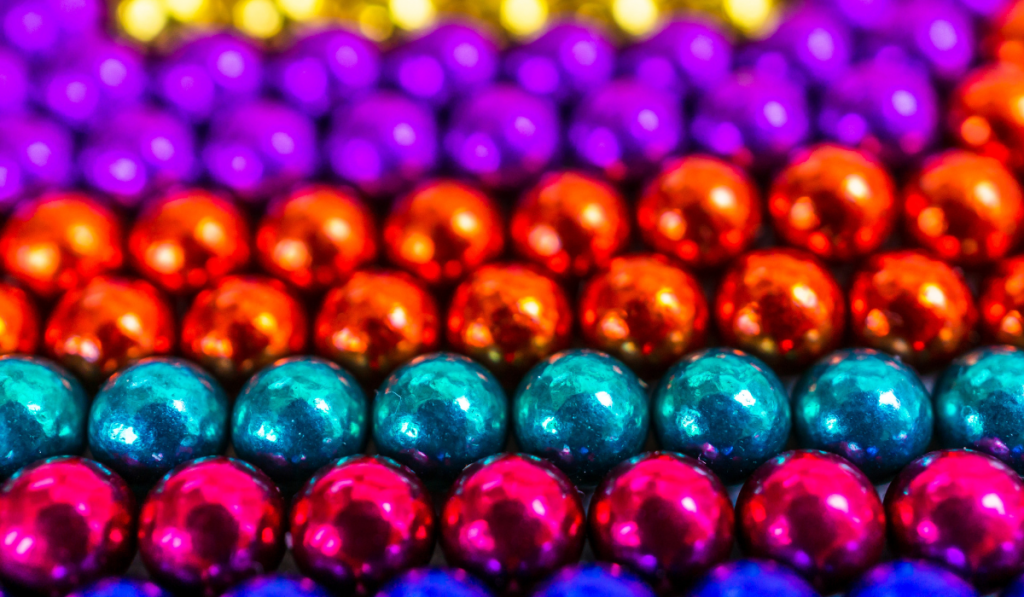 A composition from magnetic colorful metal balls